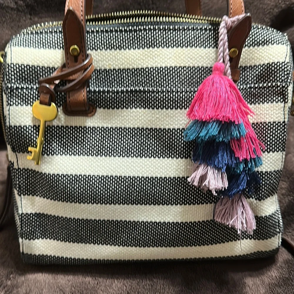 Fossil black stripe satchel/ crossbody. 10” L x 5” W x 8” H - Picture 8 of 10